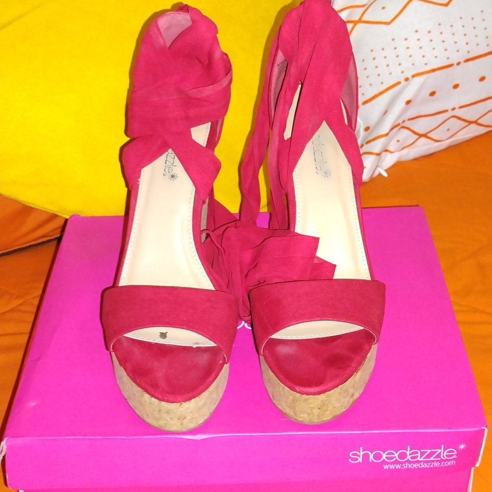 Red tie up Wedges